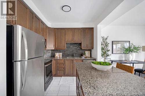 177 Fall Fair Way, Hamilton, ON - Indoor Photo Showing Kitchen