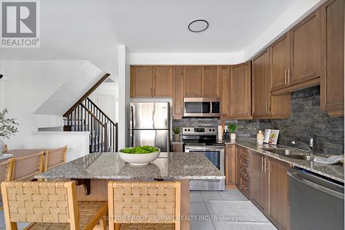 177 Fall Fair Way, Hamilton, ON - Indoor Photo Showing Kitchen With Double Sink With Upgraded Kitchen