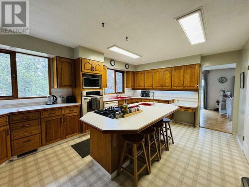 1620 168 Mile Road, Williams Lake, BC - Indoor Photo Showing Kitchen