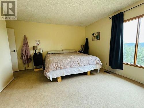 1620 168 Mile Road, Williams Lake, BC - Indoor Photo Showing Bedroom