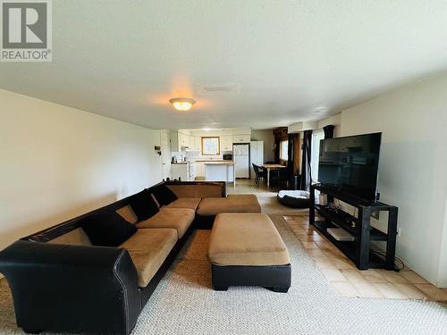 1620 168 Mile Road, Williams Lake, BC - Indoor Photo Showing Living Room