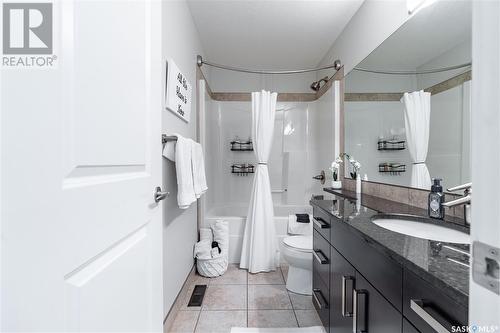 4103 Freeman Road E, Regina, SK - Indoor Photo Showing Bathroom