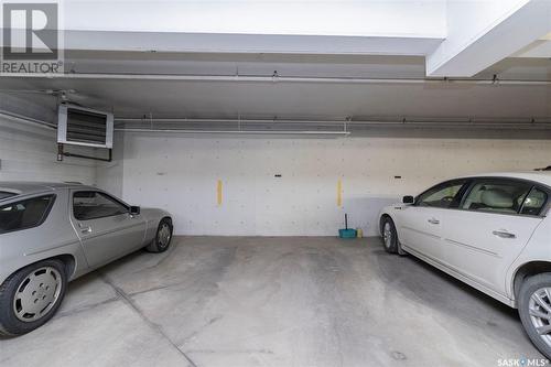 304 525 5Th Avenue N, Saskatoon, SK - Indoor Photo Showing Garage