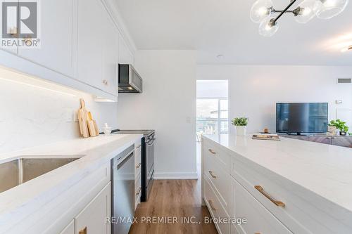 1606 - 80 Western Battery Road, Toronto (Niagara), ON - Indoor Photo Showing Kitchen