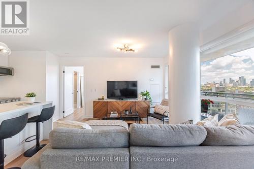 1606 - 80 Western Battery Road, Toronto, ON - Indoor Photo Showing Living Room