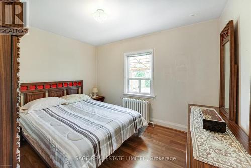 17 Elmont Drive, Toronto, ON - Indoor Photo Showing Bedroom