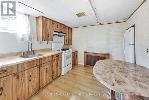 17 Elmont Drive, Toronto, ON - Indoor Photo Showing Kitchen