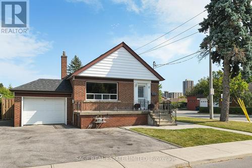 17 Elmont Drive, Toronto, ON - Outdoor