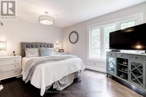 608 Lorne Street, Burlington, ON - Indoor Photo Showing Bedroom