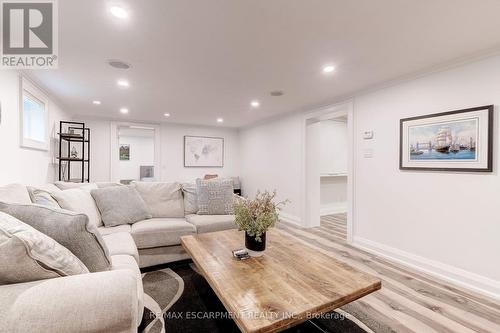 608 Lorne Street, Burlington, ON - Indoor Photo Showing Living Room