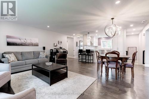 608 Lorne Street, Burlington, ON - Indoor Photo Showing Living Room