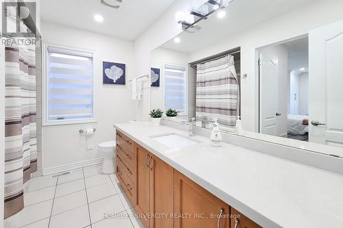 2336 Wuthering Heights Way, Oakville, ON - Indoor Photo Showing Bathroom