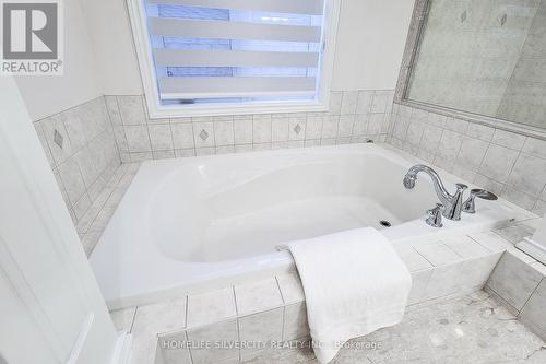 2336 Wuthering Heights Way, Oakville, ON - Indoor Photo Showing Bathroom