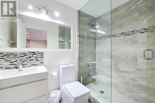 2336 Wuthering Heights Way, Oakville, ON - Indoor Photo Showing Bathroom