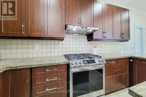 2336 Wuthering Heights Way, Oakville, ON - Indoor Photo Showing Kitchen