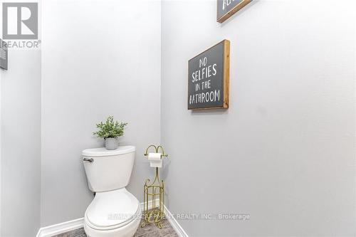 8788 Dogwood Crescent, Niagara Falls, ON - Indoor Photo Showing Bathroom