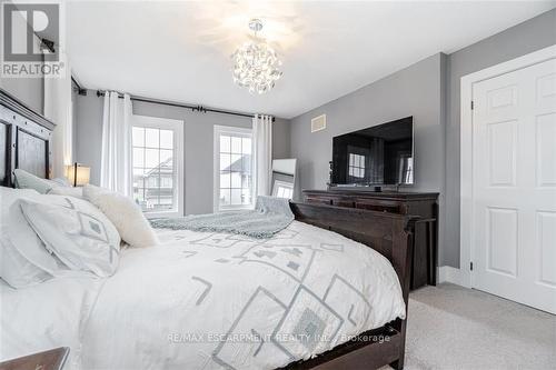 8788 Dogwood Crescent, Niagara Falls, ON - Indoor Photo Showing Bedroom