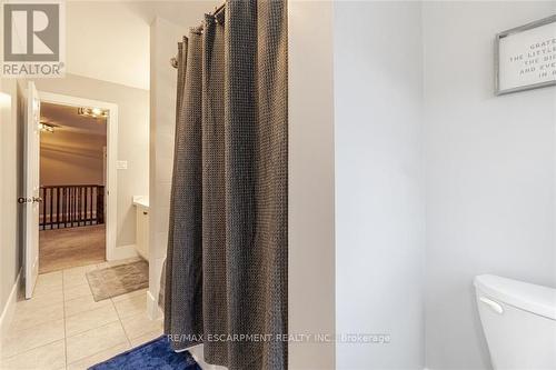 8788 Dogwood Crescent, Niagara Falls, ON - Indoor Photo Showing Bathroom