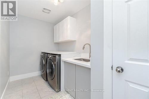 8788 Dogwood Crescent, Niagara Falls, ON - Indoor Photo Showing Laundry Room