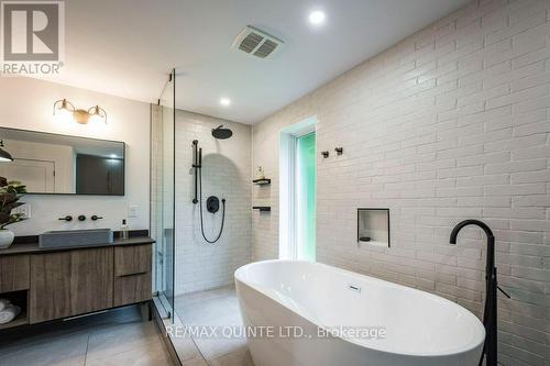 1190 County 3 Road, Prince Edward County (Ameliasburgh), ON - Indoor Photo Showing Bathroom