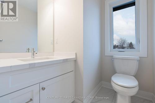 241 Leitch Street, Dutton/Dunwich (Dutton), ON - Indoor Photo Showing Bathroom