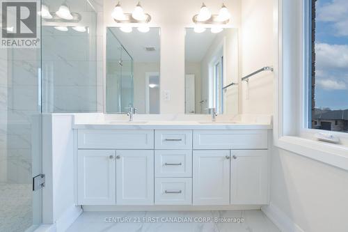 241 Leitch Street, Dutton/Dunwich (Dutton), ON - Indoor Photo Showing Bathroom