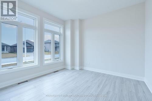 241 Leitch Street, Dutton/Dunwich (Dutton), ON - Indoor Photo Showing Other Room