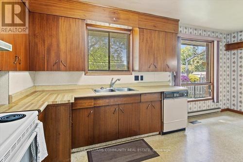 70 Prospect Street, Clarington (Bowmanville), ON - Indoor Photo Showing Kitchen With Double Sink