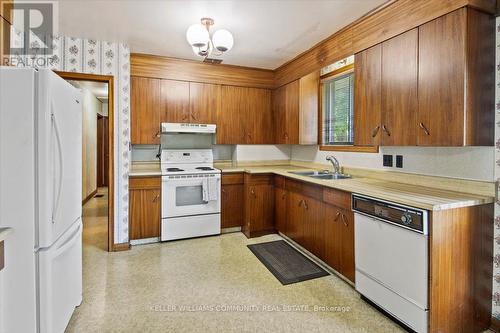 70 Prospect Street, Clarington (Bowmanville), ON - Indoor Photo Showing Kitchen With Double Sink