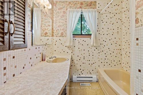 70 Prospect Street, Clarington (Bowmanville), ON - Indoor Photo Showing Bathroom