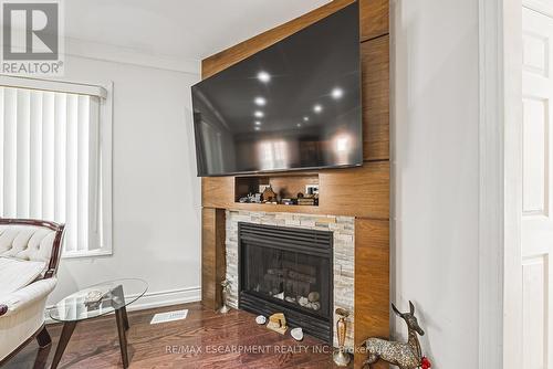 5008 Willowood Drive, Mississauga (Hurontario), ON - Indoor Photo Showing Living Room With Fireplace