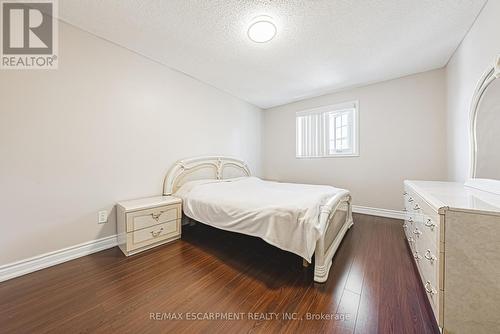 5008 Willowood Drive, Mississauga (Hurontario), ON - Indoor Photo Showing Bedroom