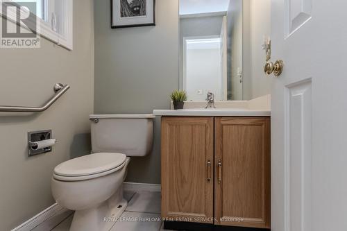 2090 Deer Run Avenue, Burlington, ON - Indoor Photo Showing Bathroom