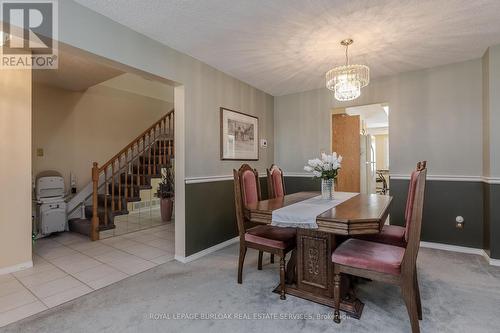 2090 Deer Run Avenue, Burlington, ON - Indoor Photo Showing Dining Room