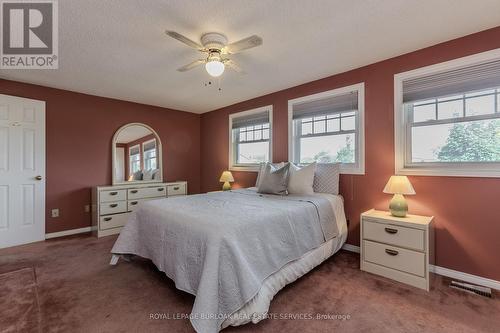 2090 Deer Run Avenue, Burlington, ON - Indoor Photo Showing Bedroom