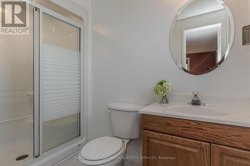 2090 Deer Run Avenue, Burlington, ON - Indoor Photo Showing Bathroom