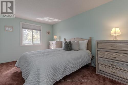 2090 Deer Run Avenue, Burlington, ON - Indoor Photo Showing Bedroom