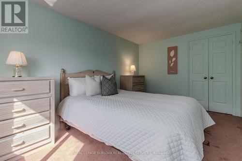 2090 Deer Run Avenue, Burlington, ON - Indoor Photo Showing Bedroom