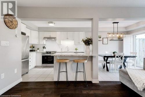 171 Westbank Trail, Stoney Creek, ON - Indoor Photo Showing Kitchen With Upgraded Kitchen