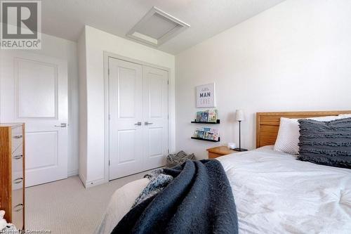 171 Westbank Trail, Stoney Creek, ON - Indoor Photo Showing Bedroom