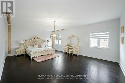 56 Arthur Griffin Crescent, Caledon, ON - Indoor Photo Showing Living Room