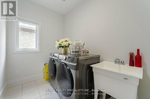 56 Arthur Griffin Crescent, Caledon, ON - Indoor Photo Showing Laundry Room