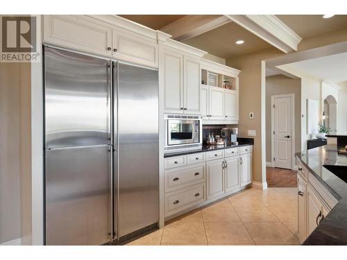 369 Farron Court, Kelowna, BC - Indoor Photo Showing Kitchen