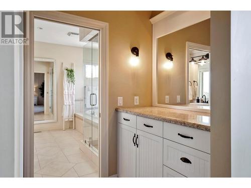 369 Farron Court, Kelowna, BC - Indoor Photo Showing Bathroom