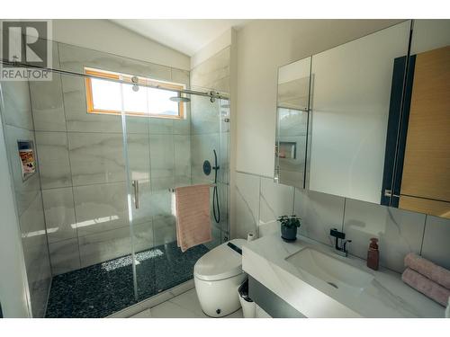 2465 Coalchute Road, Grand Forks, BC - Indoor Photo Showing Bathroom