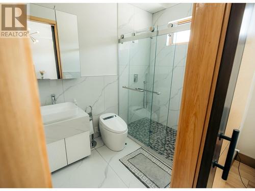 2465 Coalchute Road, Grand Forks, BC - Indoor Photo Showing Bathroom