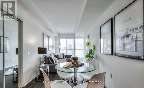 4810 - 251 Jarvis Street W, Toronto, ON - Indoor Photo Showing Dining Room