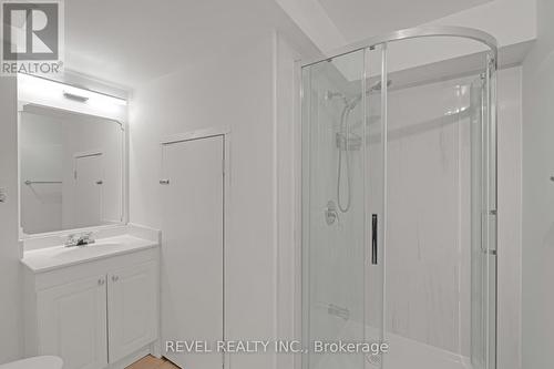 1508 Pharmacy Avenue, Toronto, ON - Indoor Photo Showing Bathroom