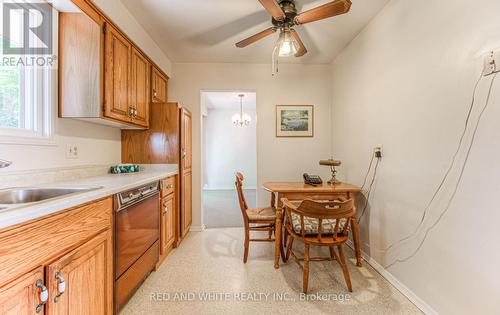 600 Glendene Crescent, Waterloo, ON - Indoor Photo Showing Kitchen