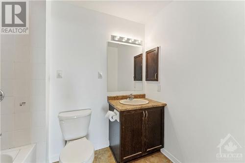 298 Macoun Circle, Ottawa, ON - Indoor Photo Showing Bathroom